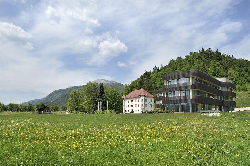 Lambergh Chateau & Hotel Dvorska Vas Exterior photo